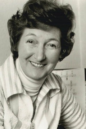 Pat Coombs - Henrietta Salt (uncredited)