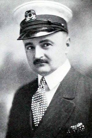 Adolph Faylauer - Bald Bidder (uncredited)