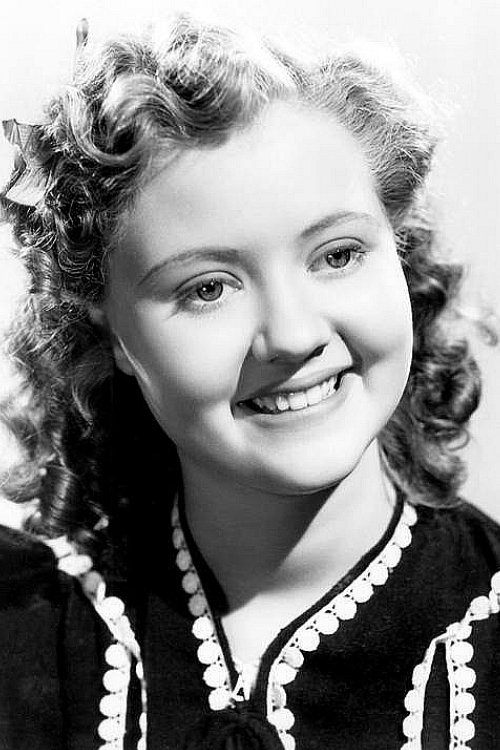Marcia Mae Jones - Peola's Frontrow Classmate (uncredited)