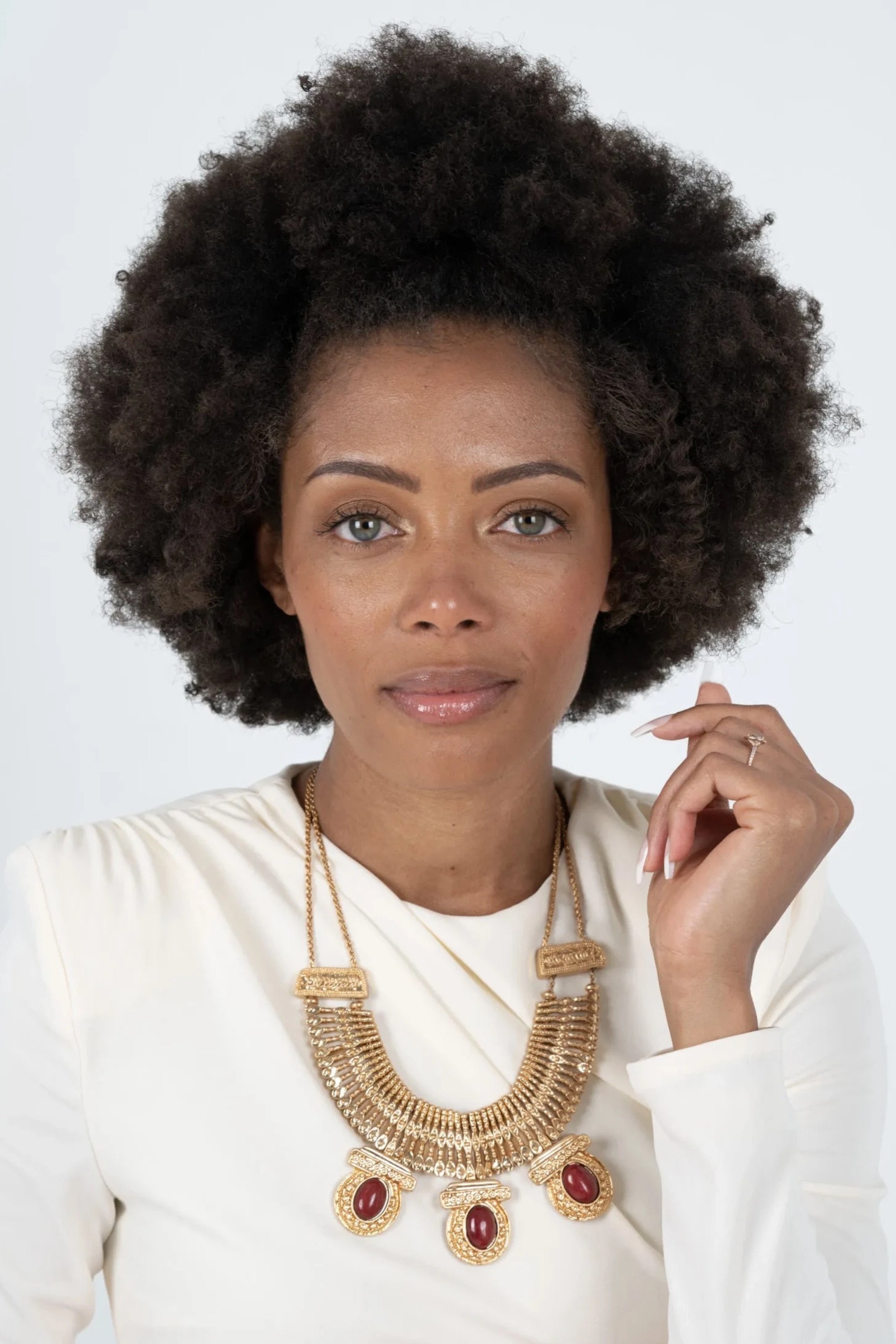 Paris Dunbar - Royal Bee (voice)