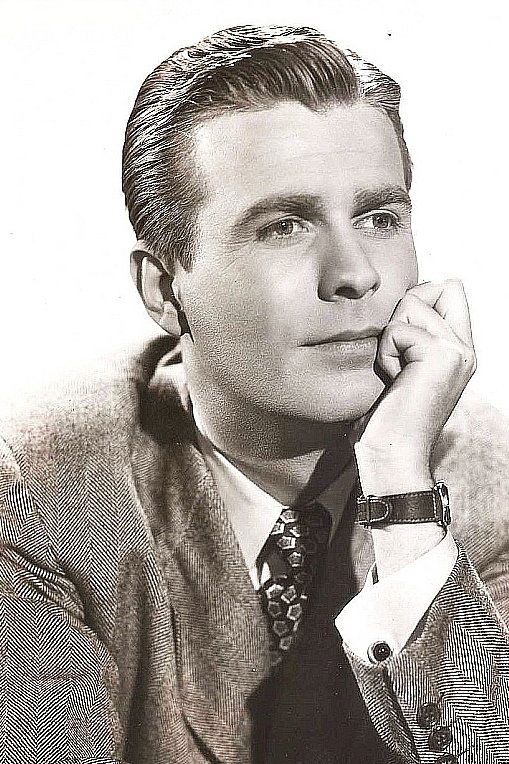 Stephen Dunne - Stanley Kael (uncredited)