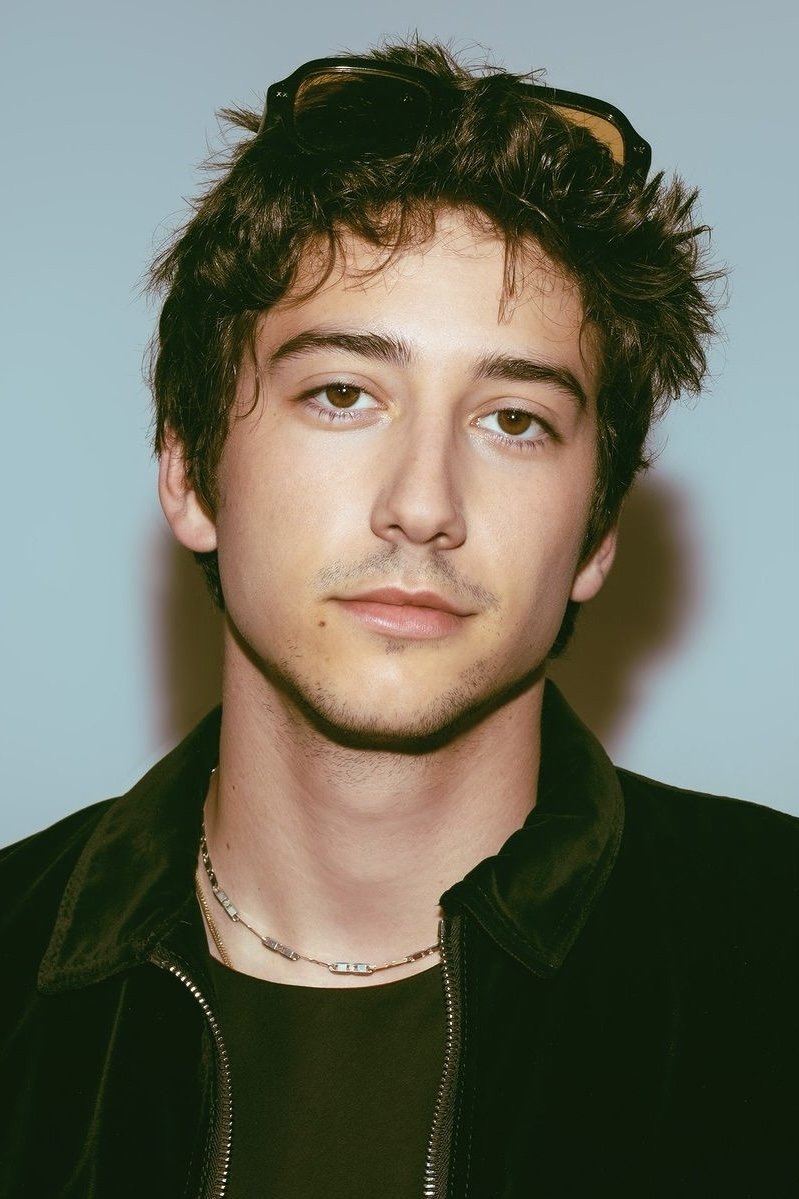Milo Manheim - Self - Contestant