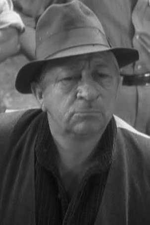 Herbert Heywood - Chef (uncredited)