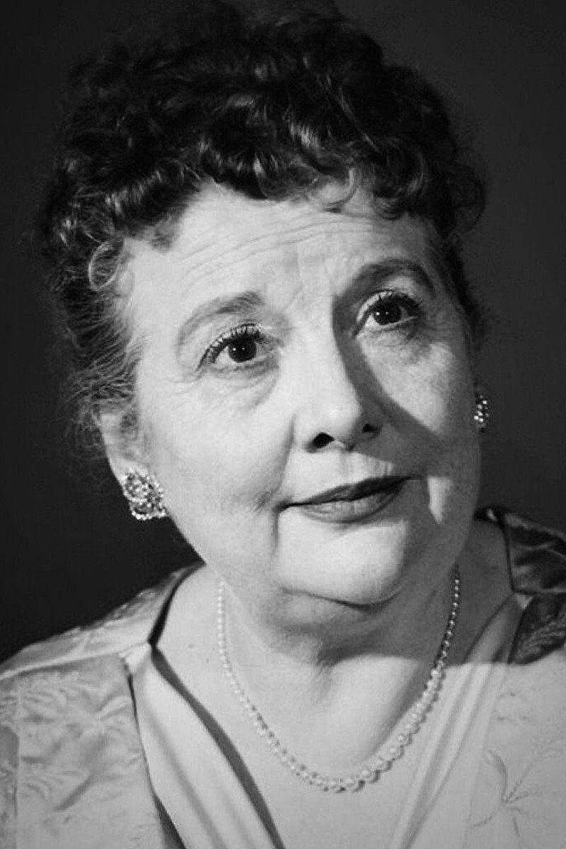 Madge Blake - Dora Bailey (uncredited)