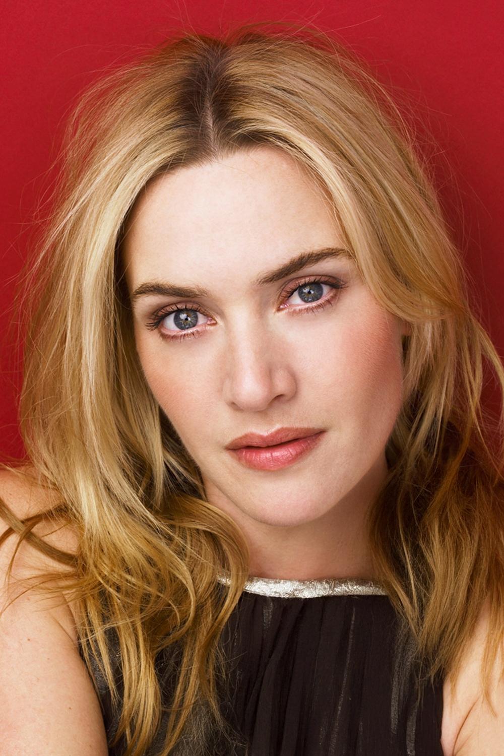 Kate Winslet - Mary Anning