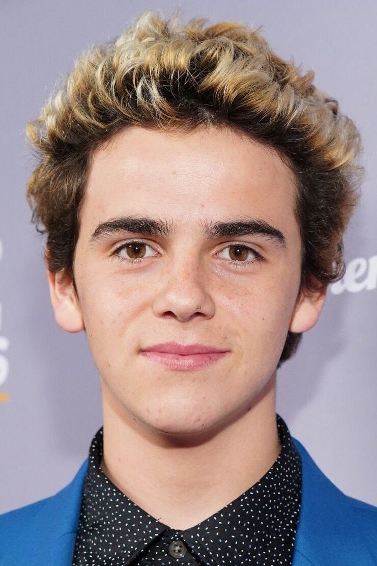 Jack Dylan Grazer - Barney (voice)