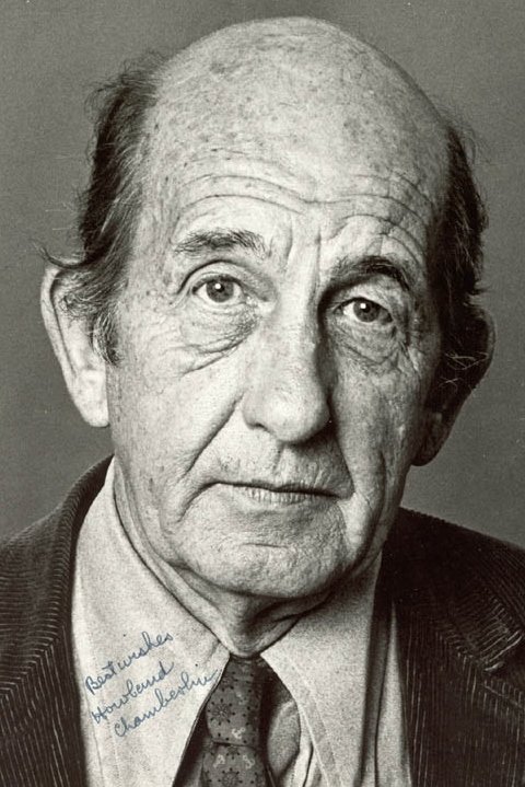 Howland Chamberlain - Hotel Clerk (uncredited)