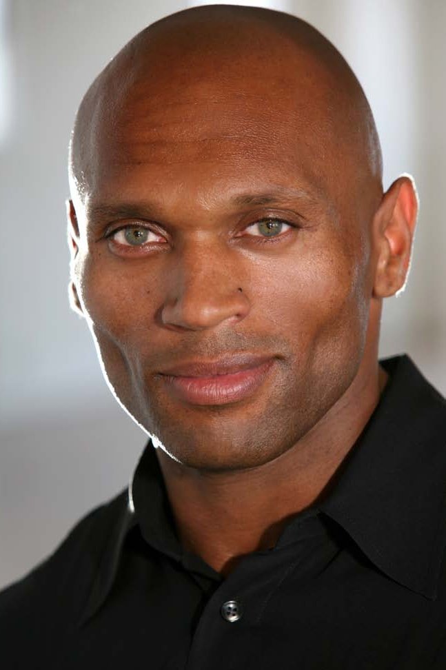 Mark Rhino Smith - Officer McHorn (voice)