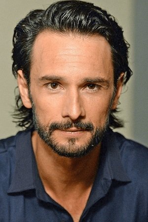 Rodrigo Santoro - Karl