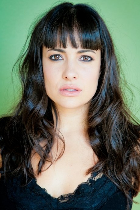 Nicola Correia Damude - Eva Jain