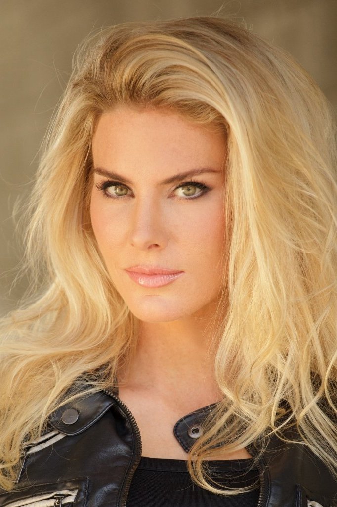 Kelly Greyson - Tyra