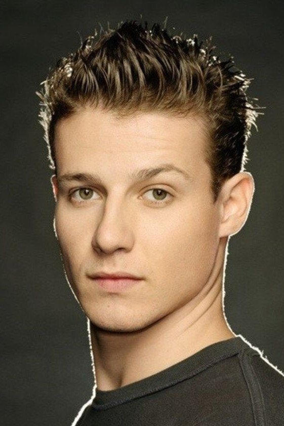 Will Estes - Officer Simon Jansen