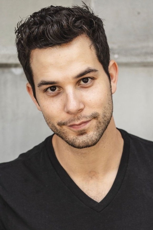 Skylar Astin - Self