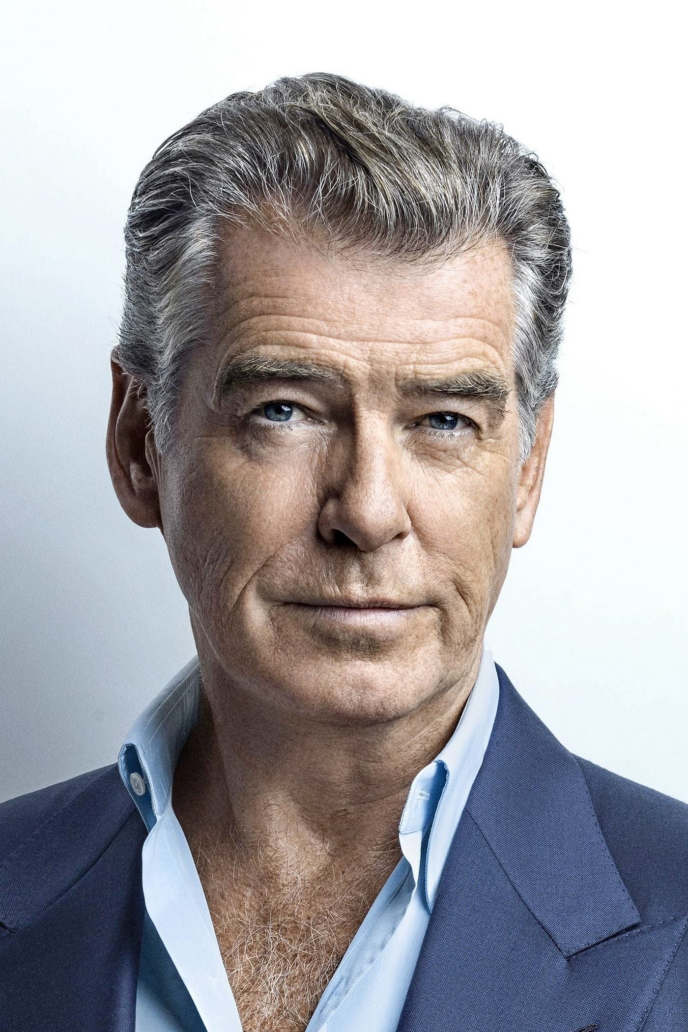 Pierce Brosnan - Narrator (voice)