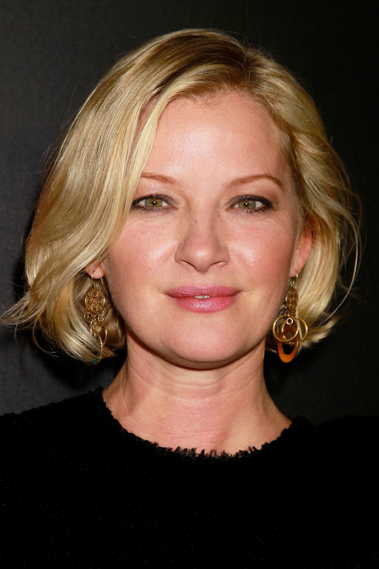Gretchen Mol - Sonny's Girlfriend
