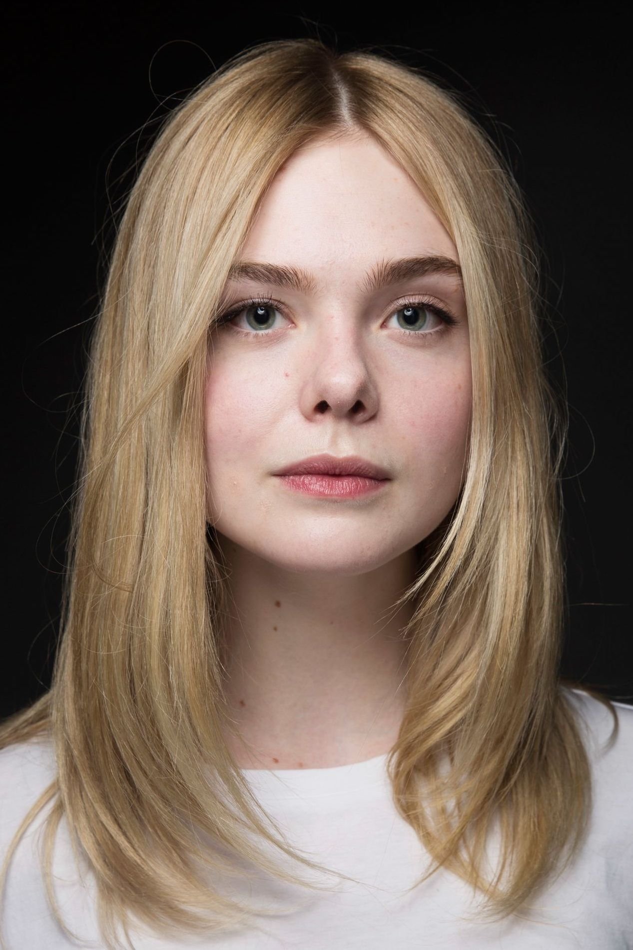 Elle Fanning - Debbie Jones