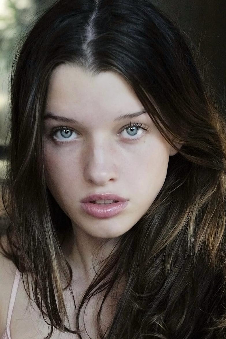 Ever Anderson - Young Natasha