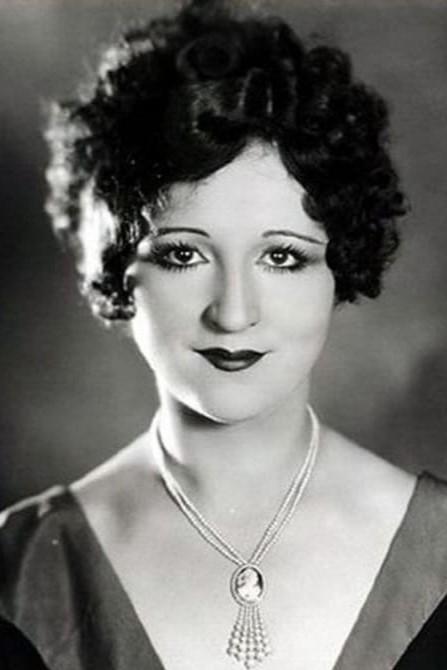 Julia Faye - Secretary (uncredited)