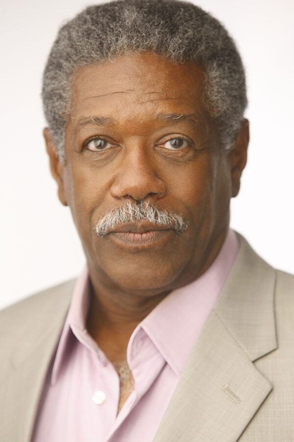 Lou Beatty Jr. - Cop at Marla's Building
