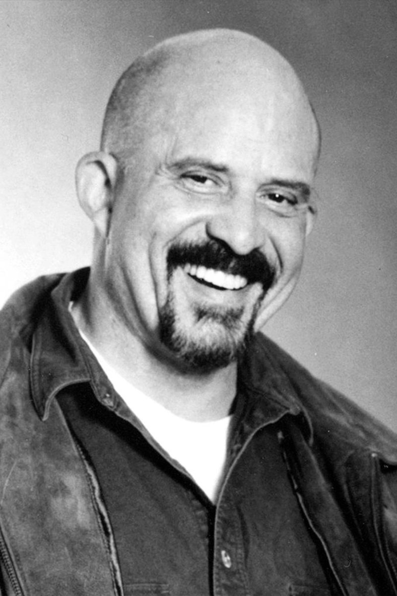 Tom Towles - Cop (uncredited)