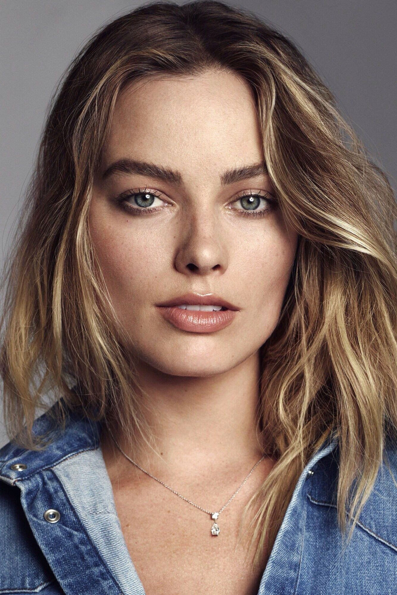 Margot Robbie - Harley Quinn
