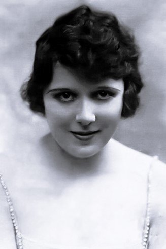 Nell Craig - Nurse Attendant (uncredited)