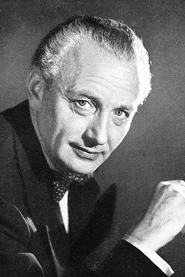 Gerard Heinz - German surgeon (uncredited)