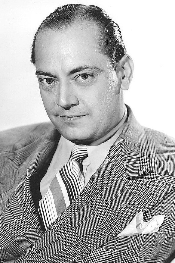 Eddie Bruce - Reporter (uncredited)