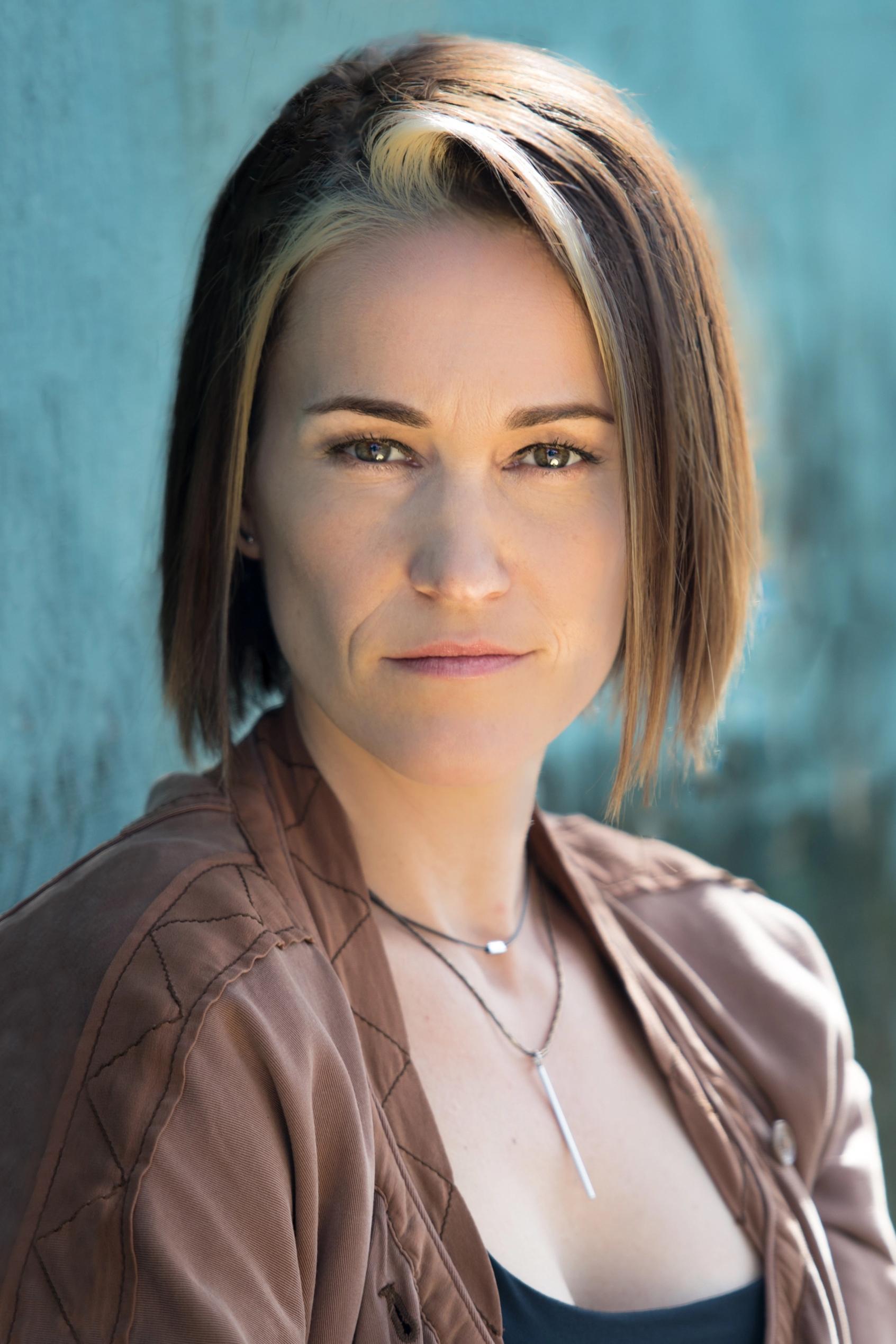 Luvia Petersen - Corinna