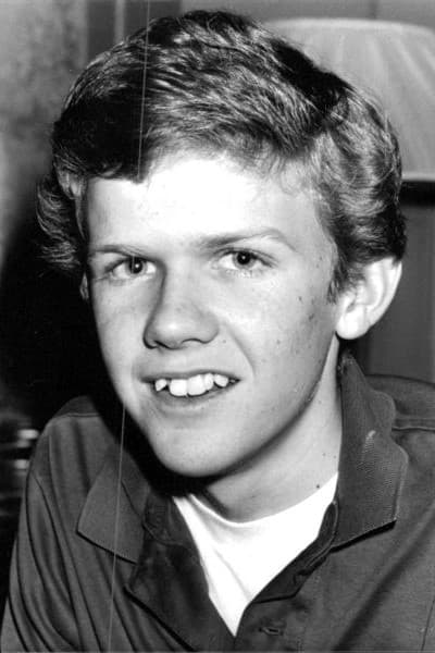 Robert MacNaughton - Michael