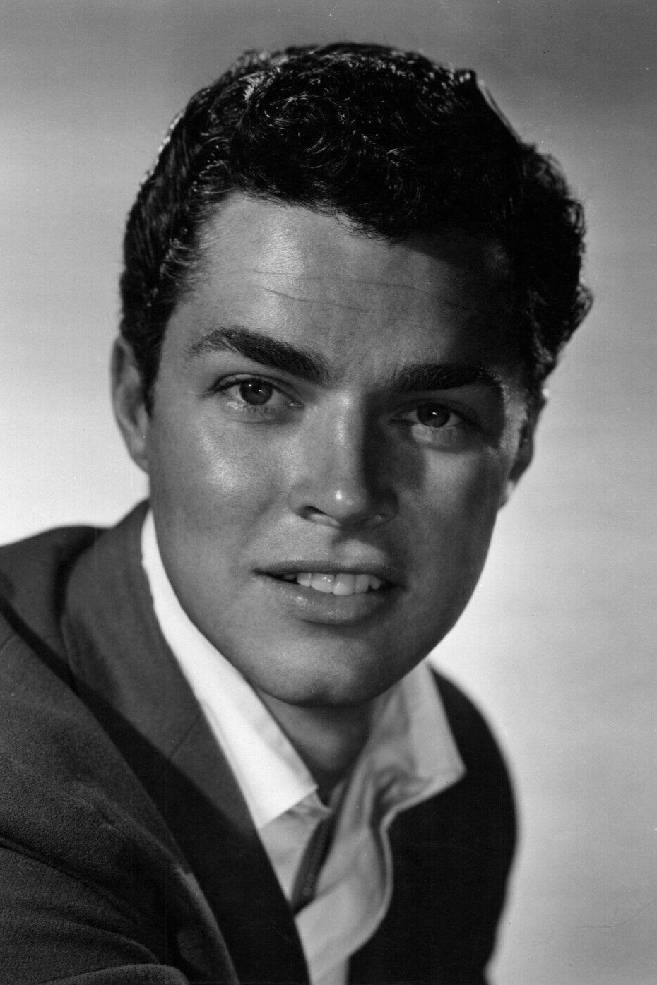 Richard Beymer - Tony (archive footage)