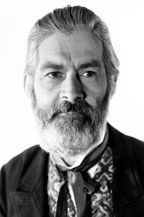 George 'Gabby' Hayes - Farmer's Spokesman (uncredited)
