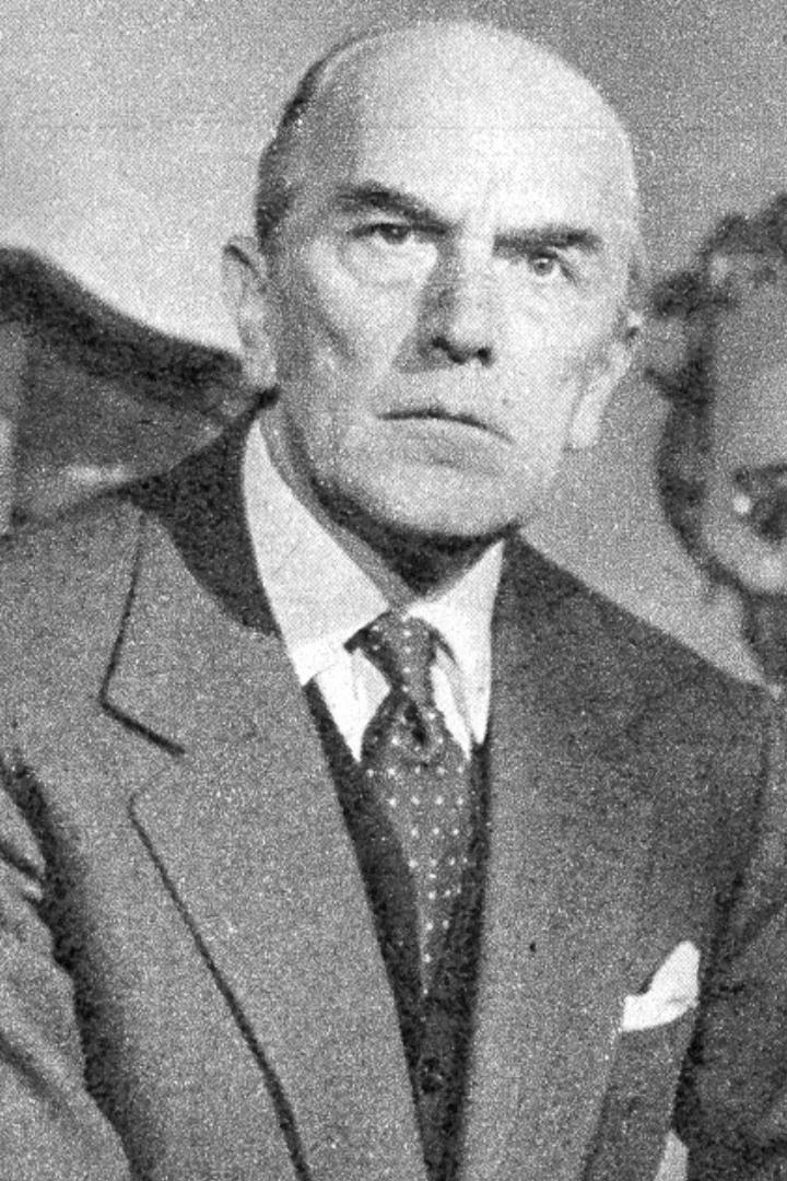Rio Nobile - Embassy Officer at Press Conference (uncredited)