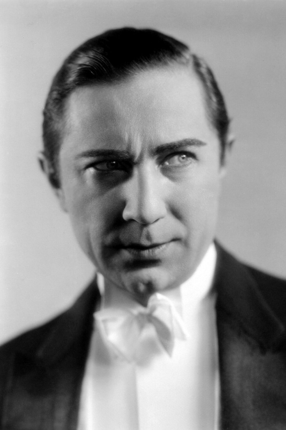 Bela Lugosi - Extra (uncredited)