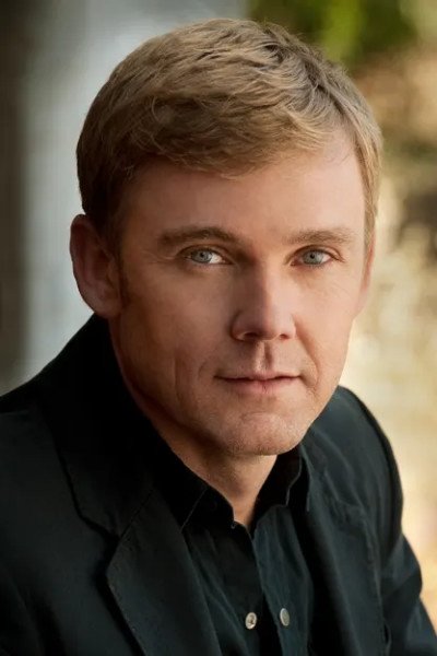 Rick Schroder - Lt. Paul Hellerman