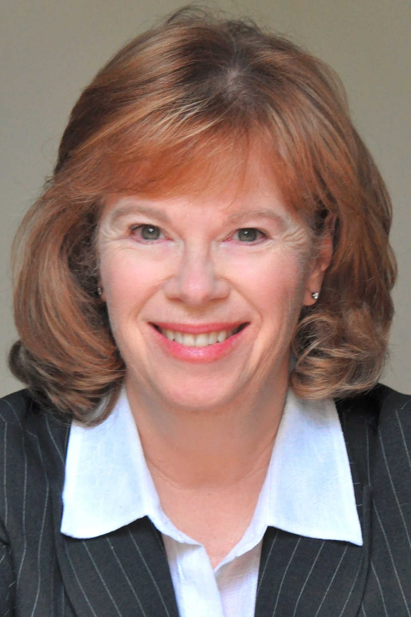 Lynnanne Zager - Newscaster (voice) (uncredited)
