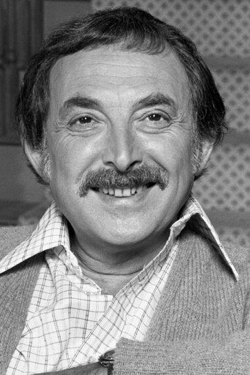 Bill Macy - Jury Foreman (uncredited)