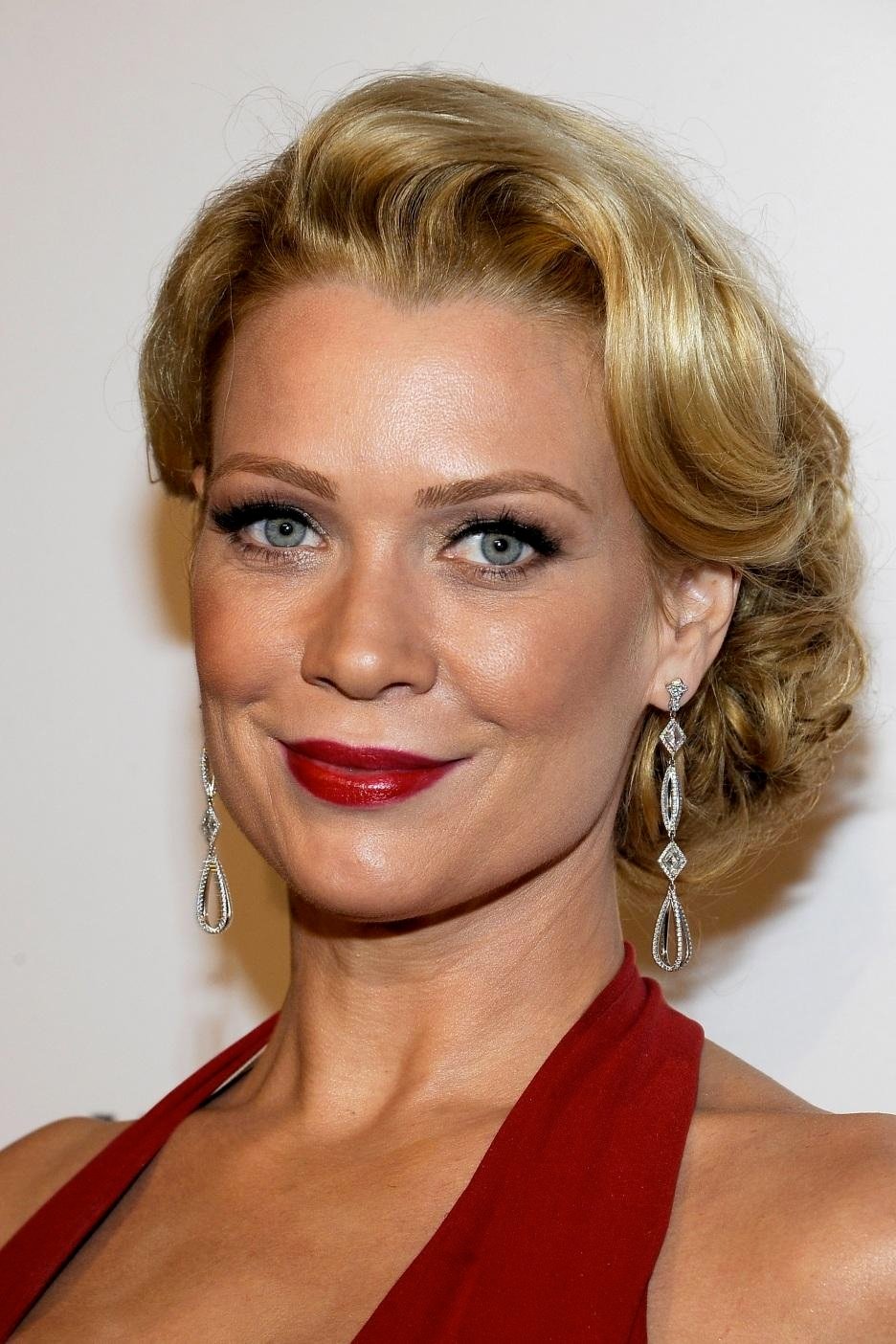 Laurie Holden - Pauline (voice)