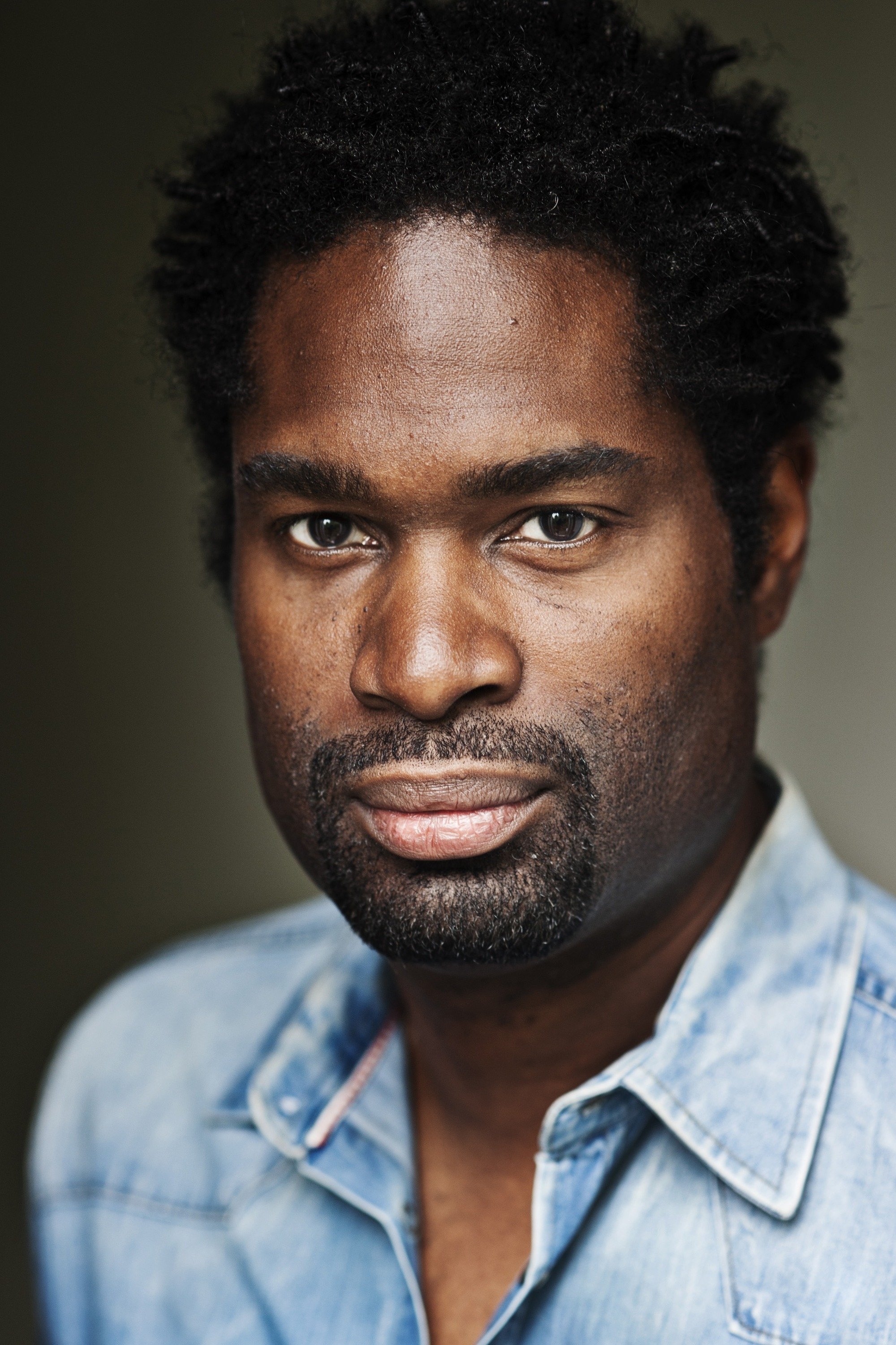 Ako Mitchell - Charlie