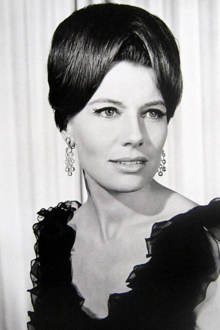 Jacqueline Beer - Yvette