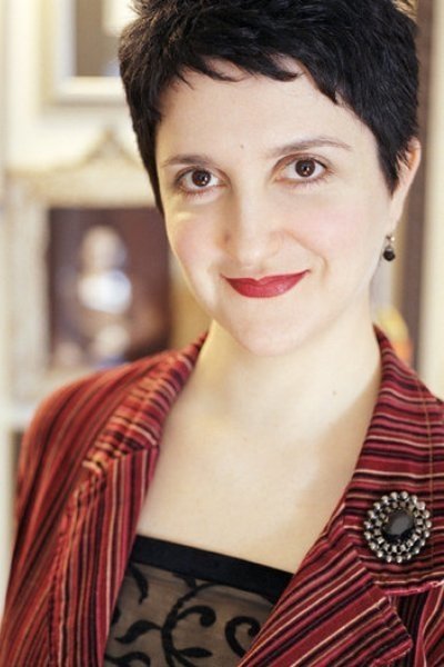 Lauren Cohn - Female Teller