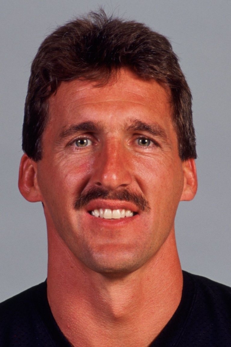 Jeff Hostetler - Self (archive footage)
