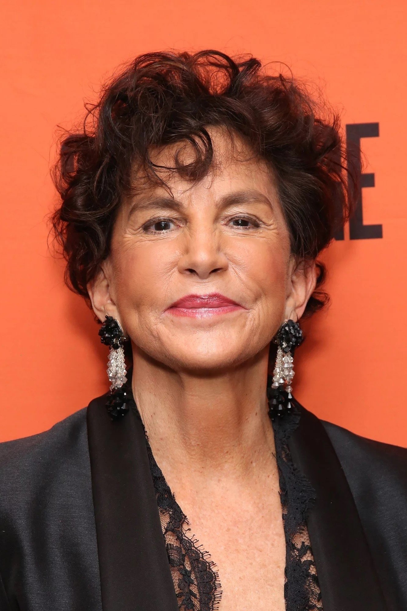 Mercedes Ruehl - Self (archive footage)