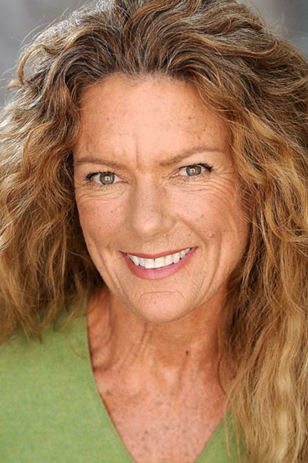 Lynn McRee - Maureen Prescott (uncredited)