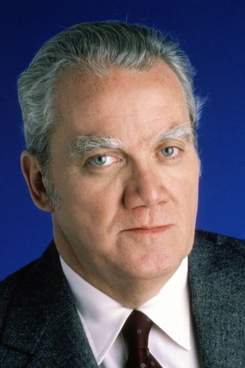 Kenneth McMillan - Commissioner (uncredited)