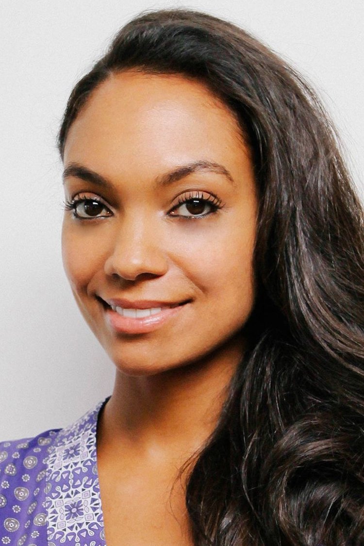 Lyndie Greenwood - Renee