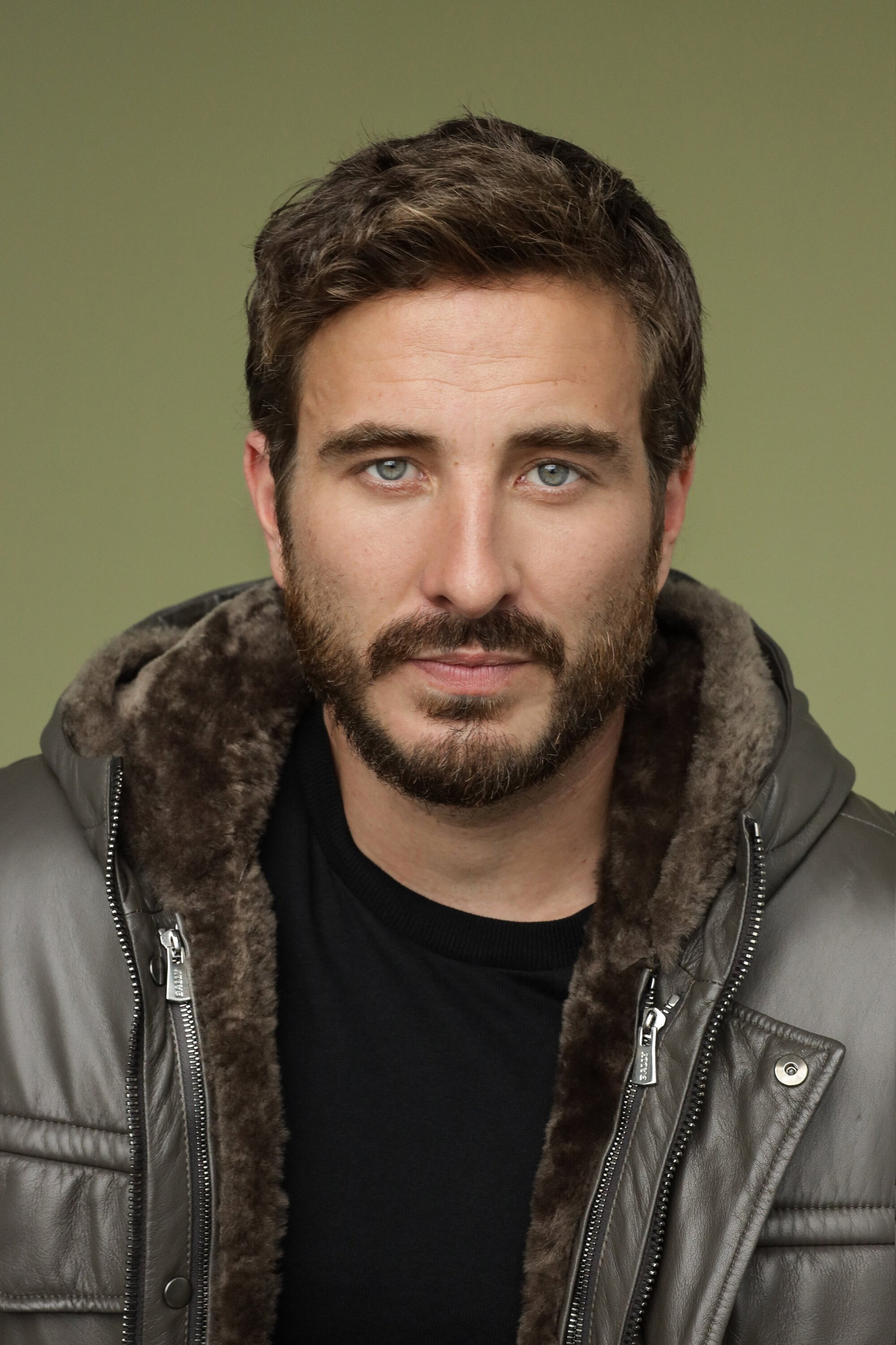 Ryan Corr - Lieutenant Manville