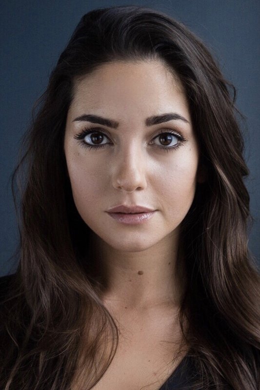 Paniz Zade - Emily