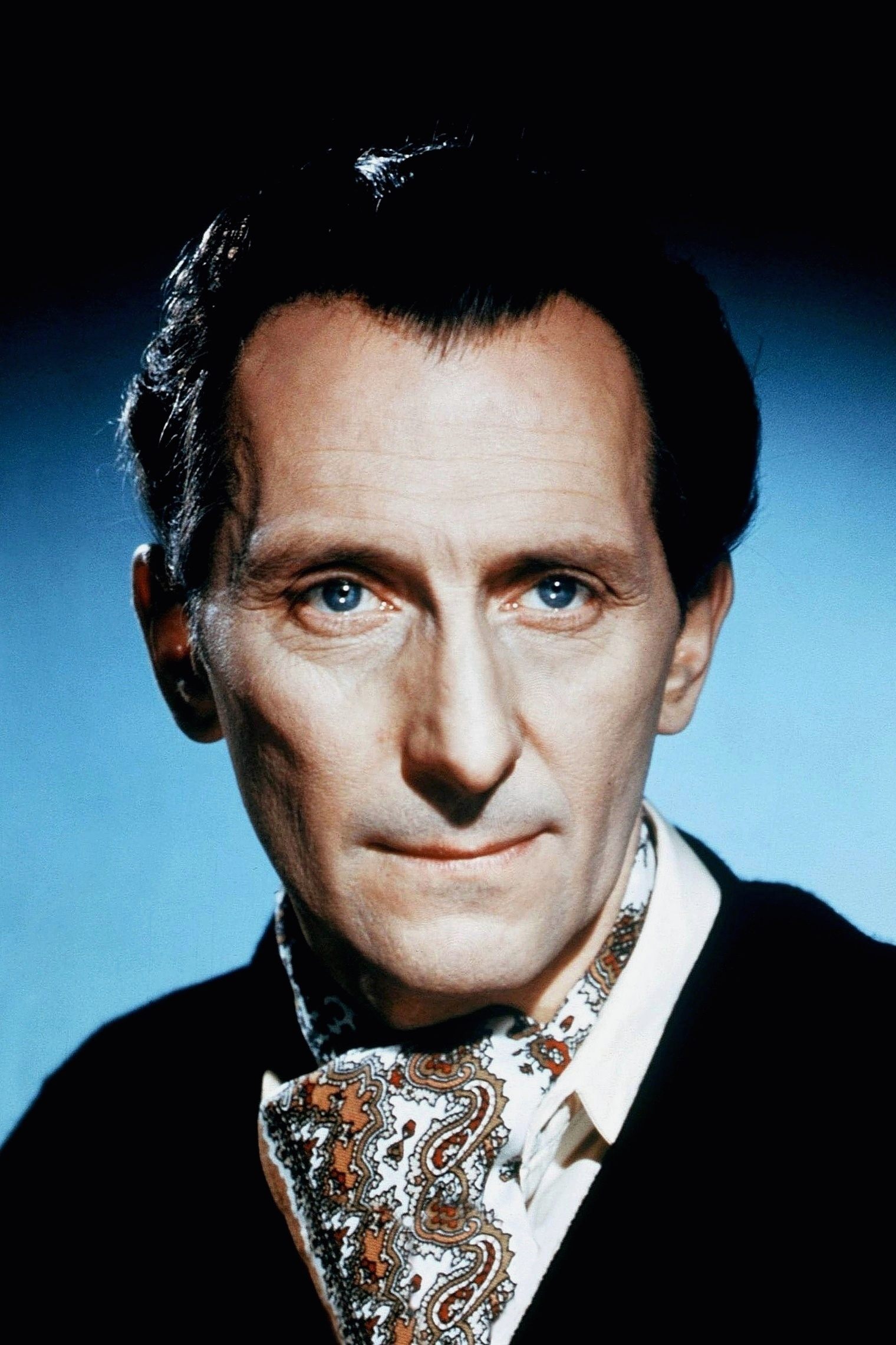 Peter Cushing - Bookstore Proprietor