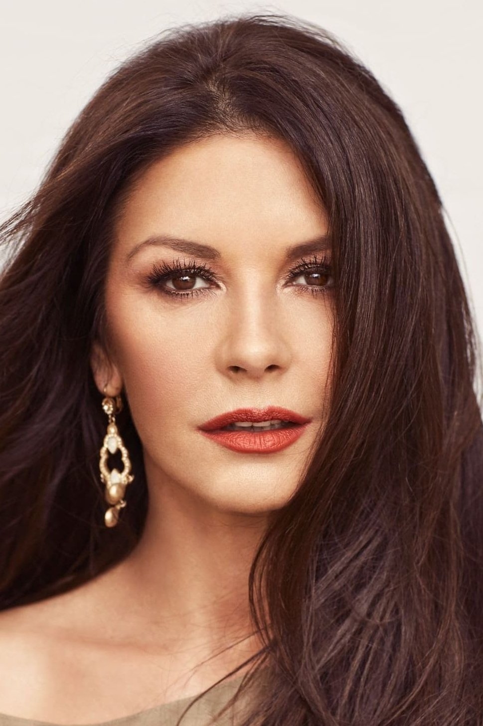 Catherine Zeta-Jones - Amelia Warren